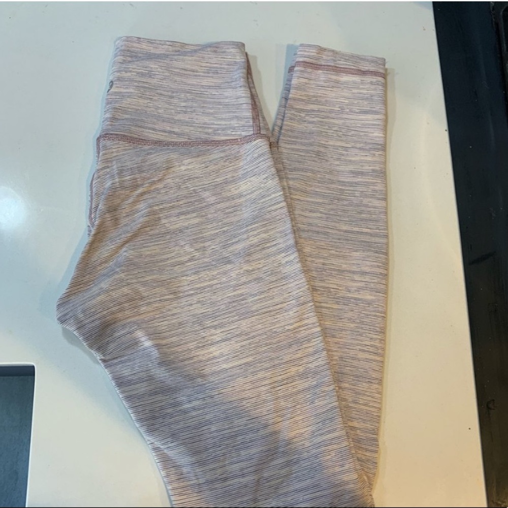 *** SOLD *** Lululemon Wunder Under High Rise